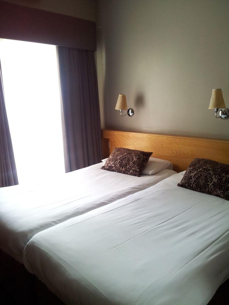 Leeson Inn Downtown Dublin Extérieur photo